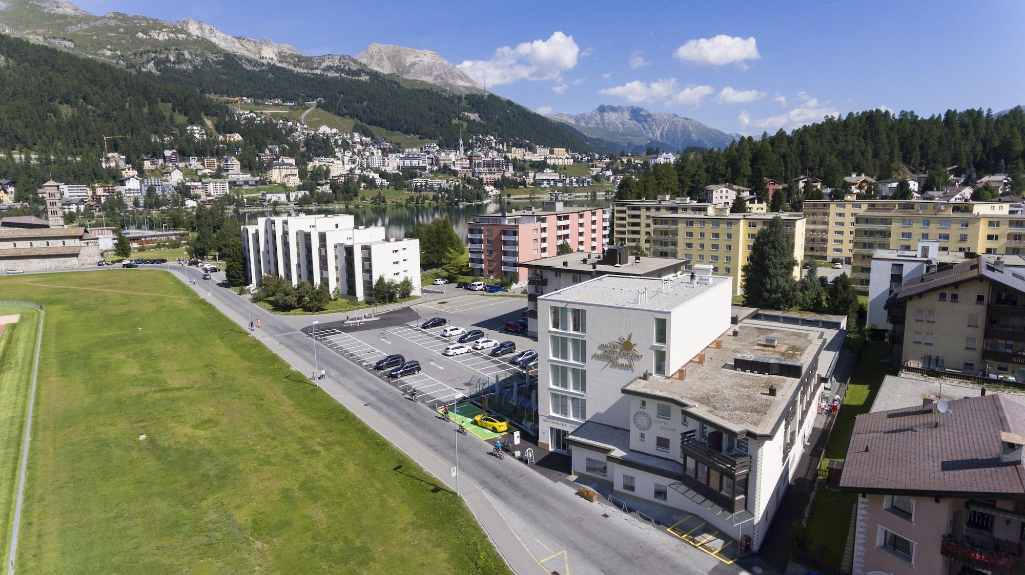 Hotel Sonne St. Moritz 3* Superior Bagian luar foto